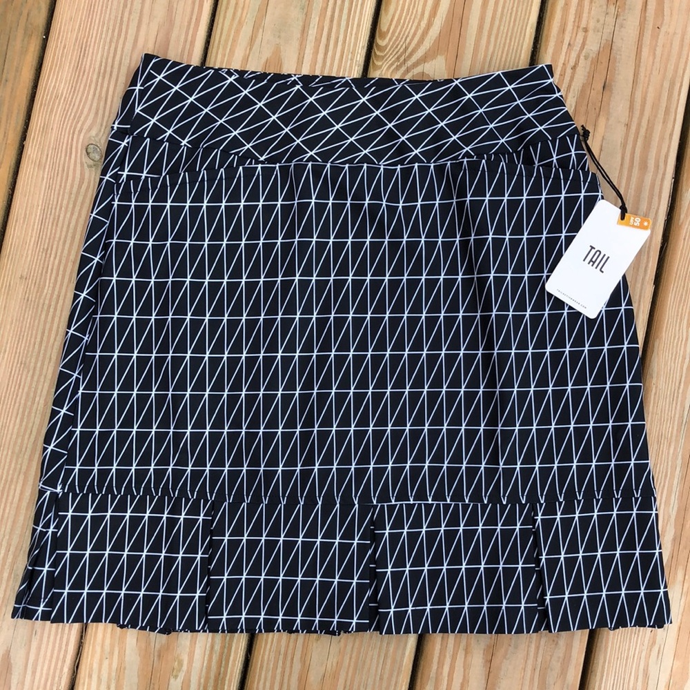 TAIL Navy & White Geometric Pleated Skirt
